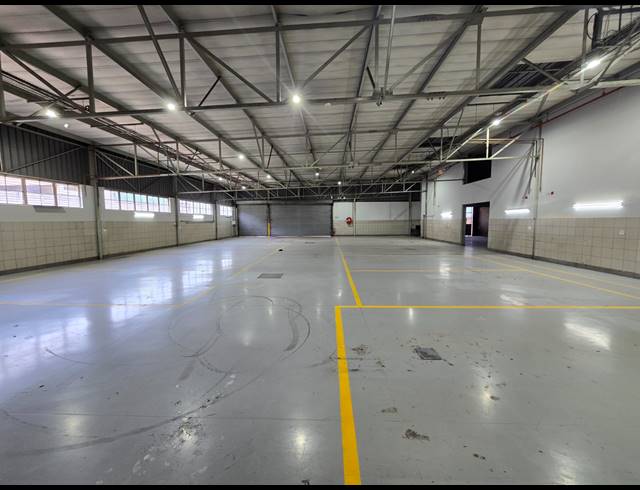 2,227M² SHOWROOM TO LET IN BRUMA